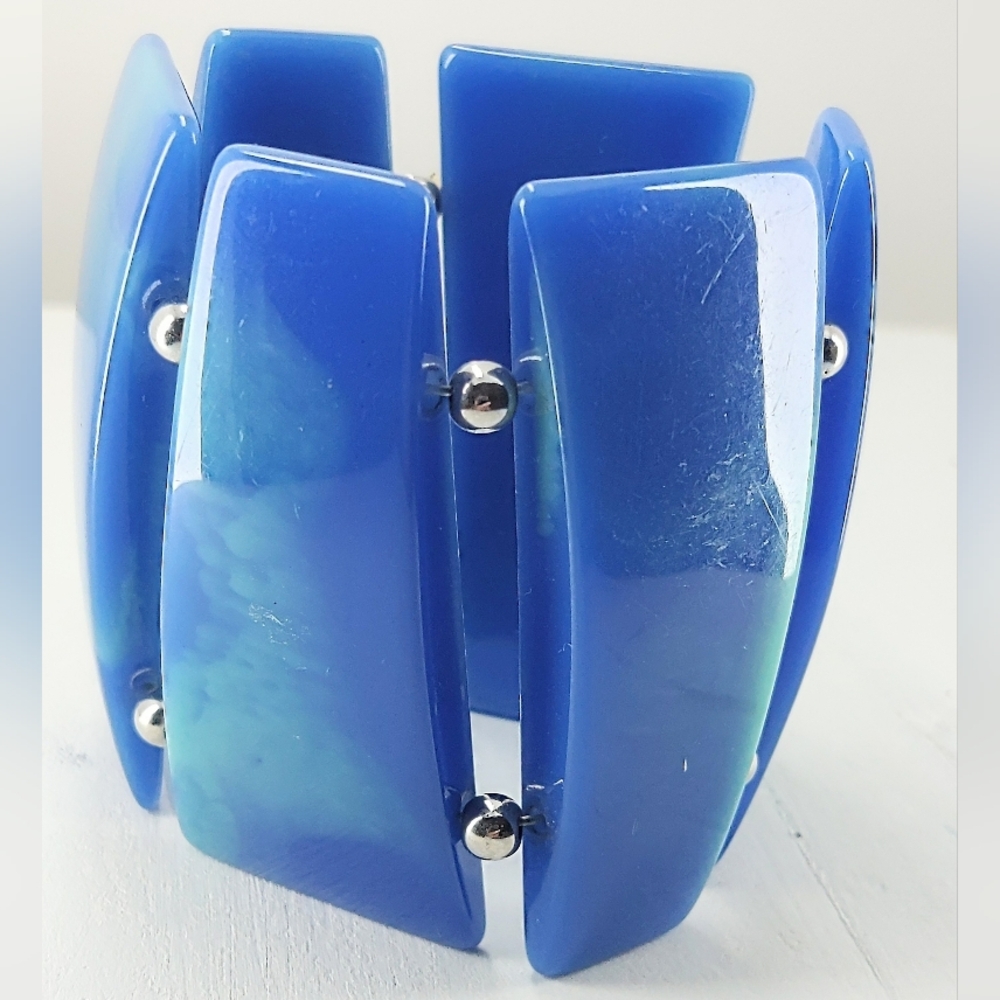 Blue and turquoise lucite stretch bangle